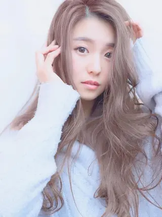 ロング 大阪ウルフカット 🐺デザインカラーのヘアスタイル