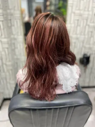 セミロング 瀧下 唯のヘアスタイル