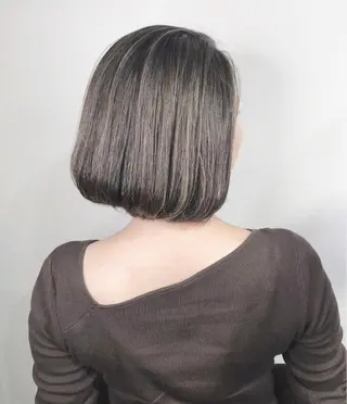 ショート カラー _WHITE＋ 南海難波店のヘアスタイル