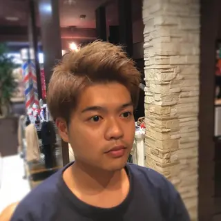 ショート カラー 佐々木 宥人のヘアスタイル