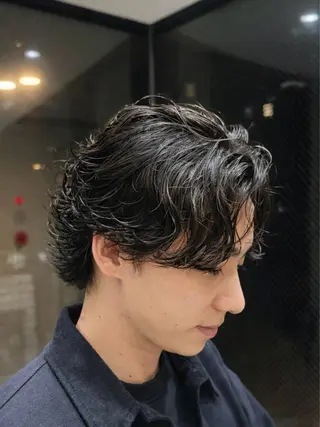 ミディアム パーマ メンズ ケンシロウ メンズパーマ特化⭕️のヘアスタイル
