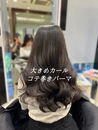 ロング パーマ コテ巻きパーマ 藤野佑成のヘアスタイル