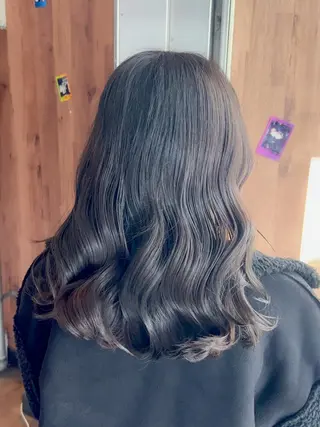 ロング 関 彩花のヘアスタイル