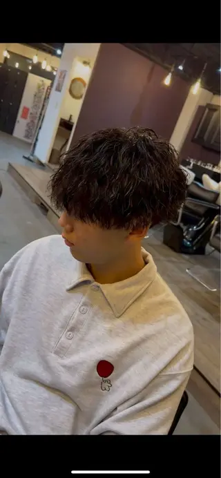 ショート パーマ メンズ おがた たくむの眉毛・アイブロウイメージ