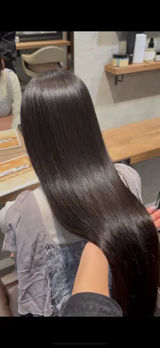 ロング パーマ 細めハイライト🩶 ボブ/レイヤーカットのヘアスタイル