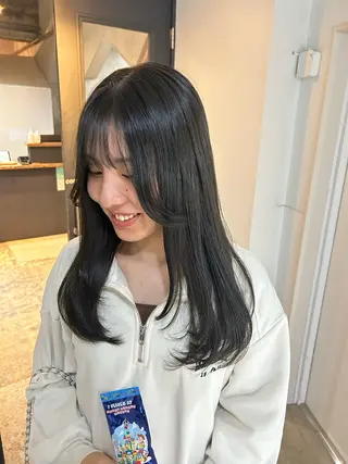 ミディアム カラー シモカワ メイのヘアスタイル