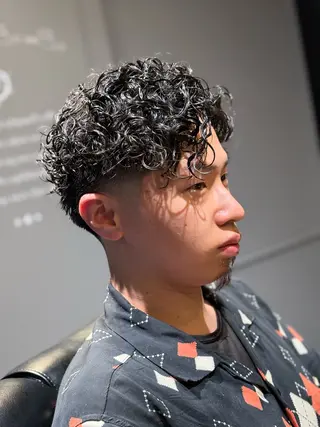 ミディアム パーマ The Premium Barber Dampfer所属・西井 義就のヘアスタイル