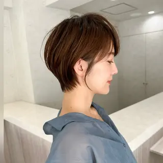 ショート グレージュ/レイヤー ふうか　渋谷のヘアスタイル