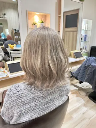 ミディアム カラー 🌈派手髪ハイトーン 🌈鈴木亮太🌈のヘアスタイル