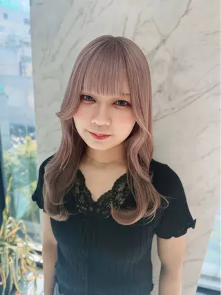 セミロング 🦋ami/浦和 ブリーチカラー🦋のヘアスタイル