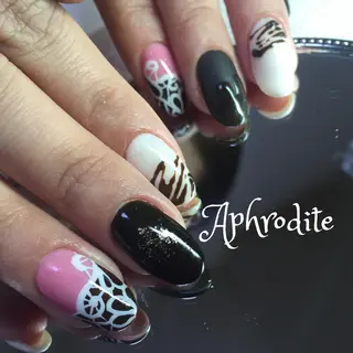 ネイル Aphrodite パラジェル認定サロンのネイルデザイン