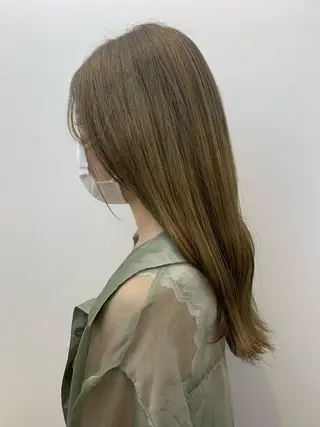 カラー 三品 早妃のヘアスタイル