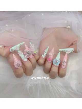 セミロング momo 長さだしのネイルデザイン