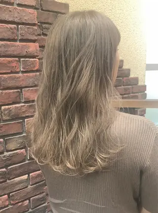 セミロング カラー nakahara madokaのヘアスタイル