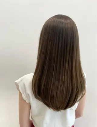 ロング 小山田 彩美のヘアスタイル