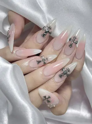 ネイル LEELA NAIL STUDIO所属・LEELA NAIL STUDIOのネイルデザイン