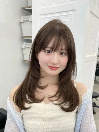 セミロング 🍑暖色／レイヤー／ 真希🎀のヘアスタイル