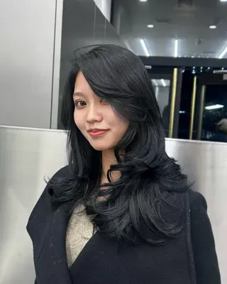 ロング 大人レイヤー/艶美髪 🇺🇸TOMONAのヘアスタイル