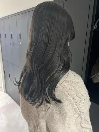 セミロング カラー 暗髪カラー🫐パーマ おくだりんかのヘアスタイル