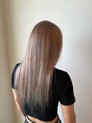 カラー Lit 花井さくらのヘアスタイル