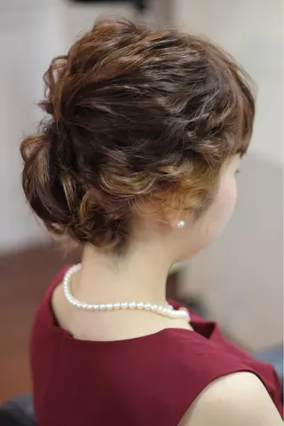 ミディアム セミロング カラー パーマ ヘアアレンジ 成松 勇治のヘアスタイル