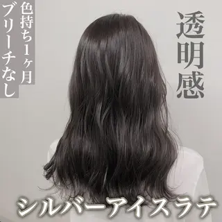 ミディアム カラー レイヤーカット 透明感カラーのヘアスタイル
