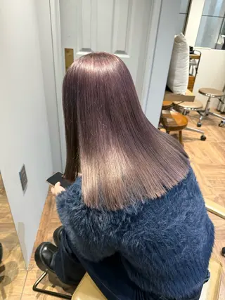 ミディアム カラー ミルクティー× グレージュMOMOのヘアスタイル