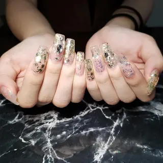 ミディアム ネイル クロキ 。のネイルデザイン