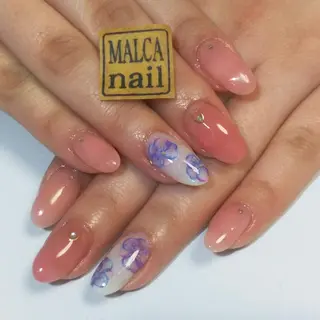 セミロング ヘアアレンジ パーマ ネイル キッズ MALCAnail(マルカネイル)所属・荒木 莉奈のネイルデザイン