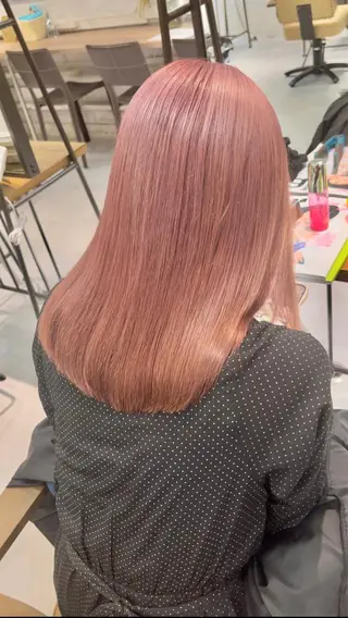 ロング メンズバレイヤージュ 斉藤春のヘアスタイル