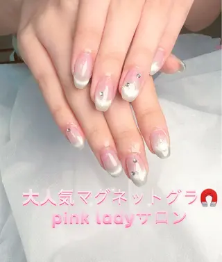 ネイル pink ladyサロン所属・べ にのネイルデザイン