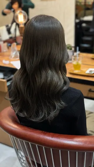 ロング 今井 光のヘアスタイル