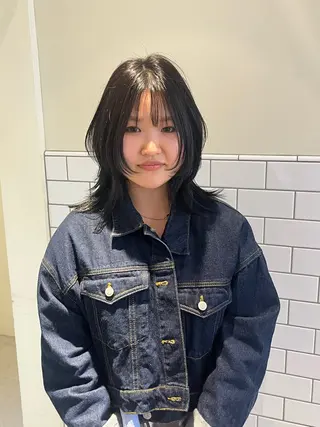 ミディアム カラー 🦮shiori アイドルオタク🦮のヘアスタイル