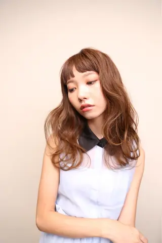 ロング CYAN.矢場町店所属・三代 ゆりあのヘアスタイル