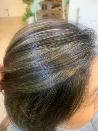 ミディアム カラー 鶴見 和美のヘアスタイル