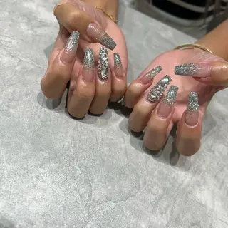 ネイル yua salon所属・朝岡 詩衣のネイルデザイン