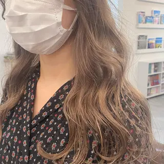 ロング little salt 渋谷店所属・akina＊ブリーチ ♡トレンドヘアのヘアスタイル