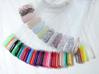 ネイル Moana所属・宮崎 美涼のネイルデザイン