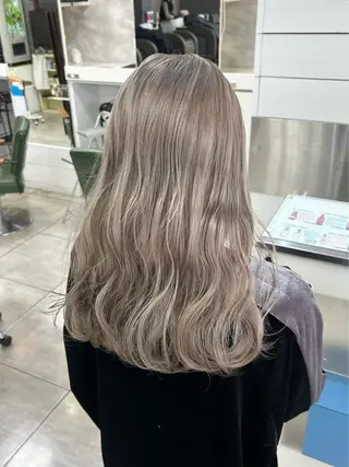 カラー ハイトーンカラー✨ 慶田玲和のヘアスタイル