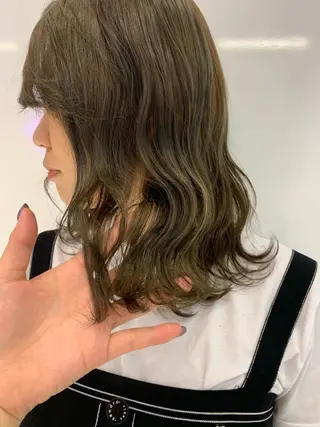 ミディアム ハッシュカット/ハイ トーン/MANAMIのヘアスタイル