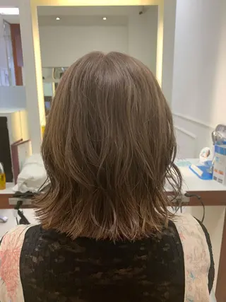 ミディアム カラー 鈴木 明花のヘアスタイル