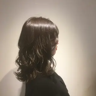 ミディアム カラー しのはら まどかのヘアスタイル