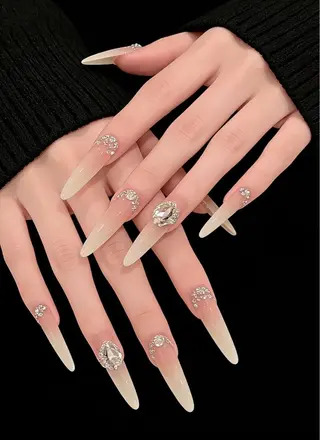 ネイル D-BEAUTY Nailsalonのネイルデザイン