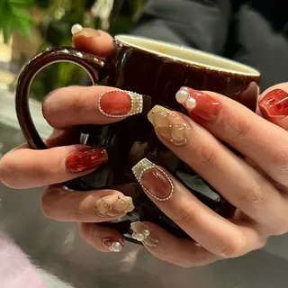 ネイル ⁸ᵃᵖᵖʸ🐝⋆゜ MöEのネイルデザイン