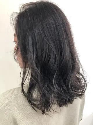 ミディアム カラー 細めハイライト🩶 ボブ/レイヤーカットのヘアスタイル