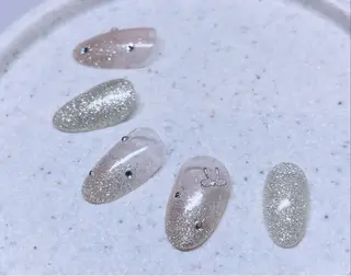 ネイル Nailsalon Repos.所属・Rika🌼 シンプル•マグネットのネイルデザイン