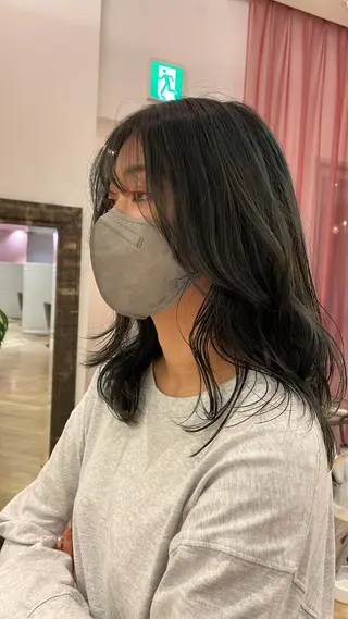 ミディアム カラー 安田 朱由のヘアスタイル