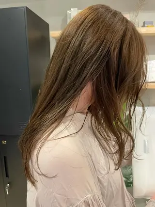 セミロング カラー SALOWIN下北沢所属・hazuki 🌝のヘアスタイル