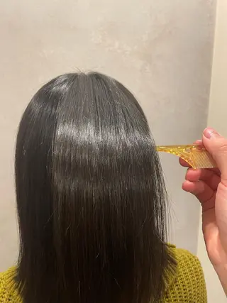 ミディアム ulQua 戸田のヘアスタイル