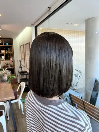 ミディアム カラー ツキダテ ユイのヘアスタイル